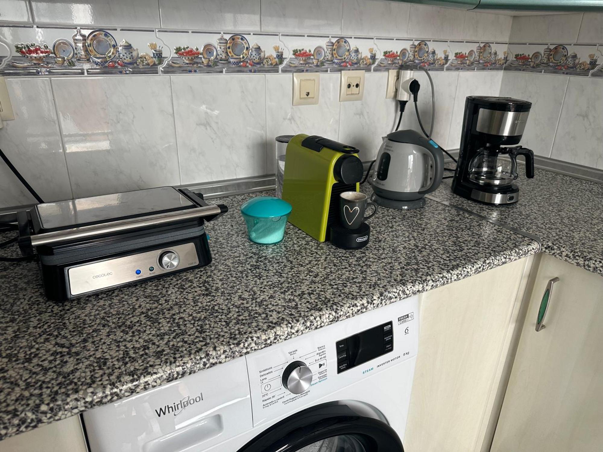 Almeria Centro Habitacion Privada En Apartamento Compartido ภายนอก รูปภาพ