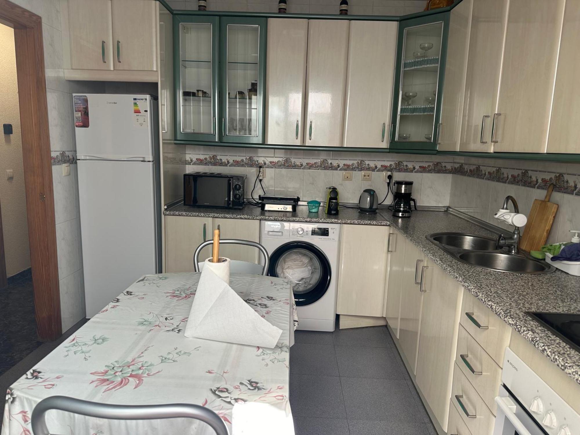Almeria Centro Habitacion Privada En Apartamento Compartido ภายนอก รูปภาพ