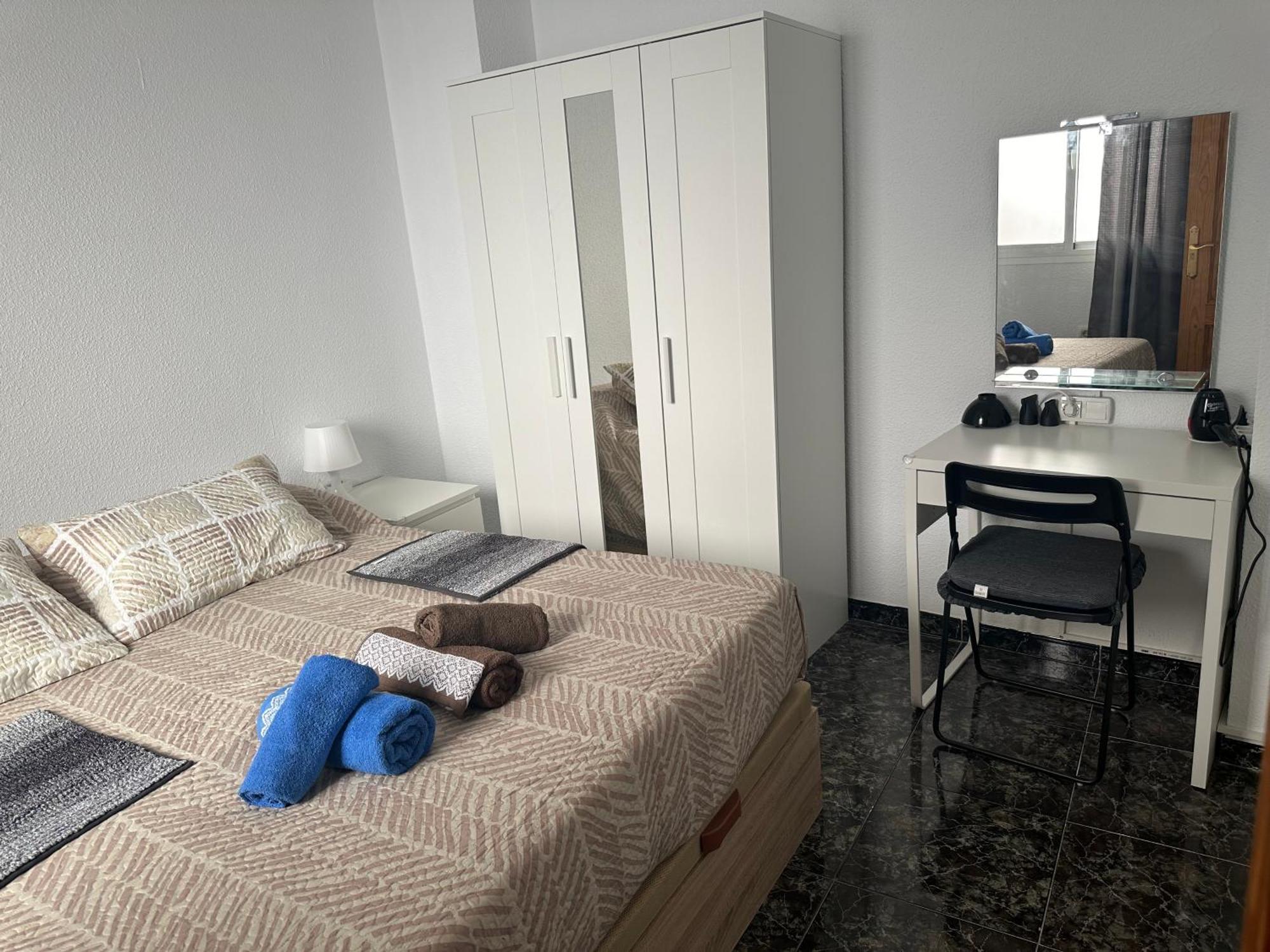Almeria Centro Habitacion Privada En Apartamento Compartido ภายนอก รูปภาพ