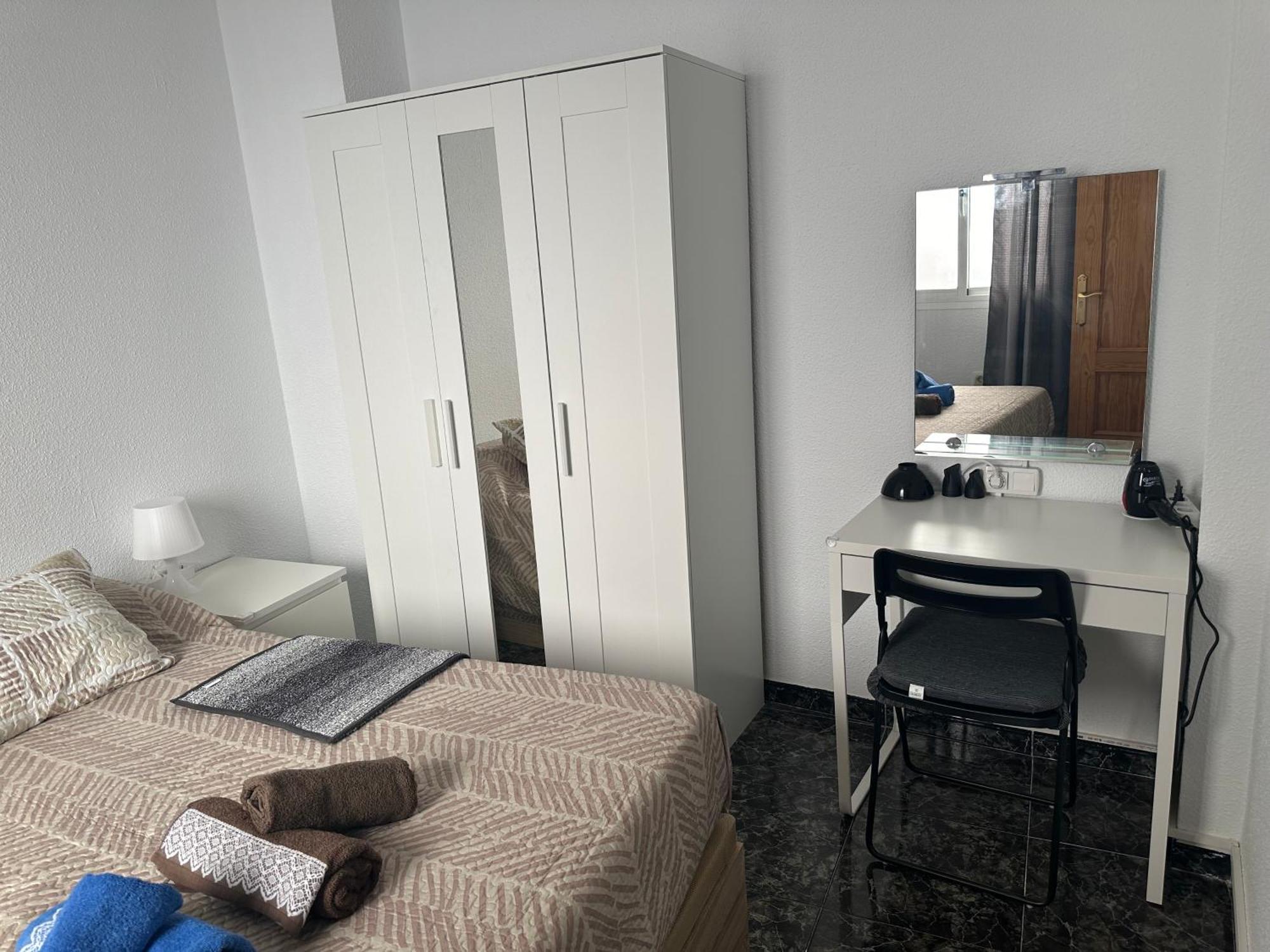 Almeria Centro Habitacion Privada En Apartamento Compartido ภายนอก รูปภาพ