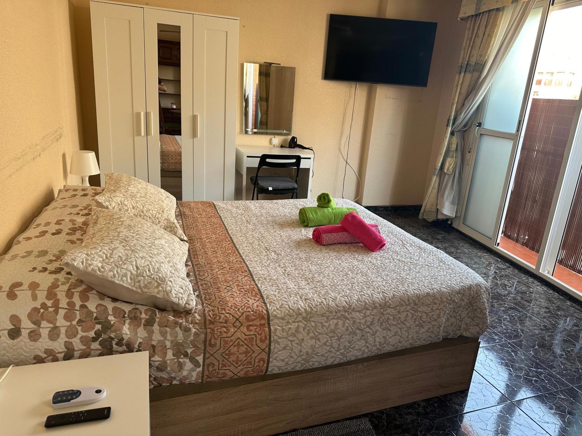 Almeria Centro Habitacion Privada En Apartamento Compartido ภายนอก รูปภาพ