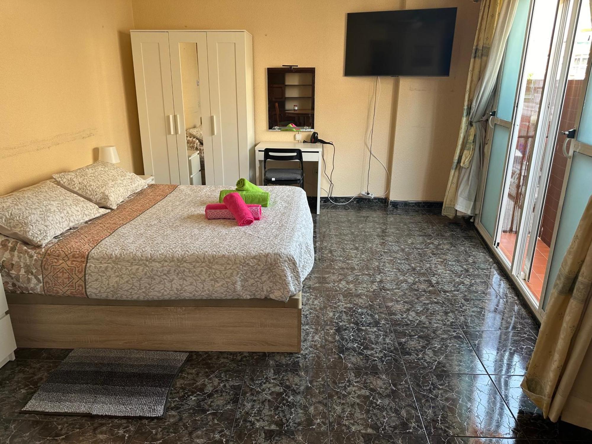 Almeria Centro Habitacion Privada En Apartamento Compartido ภายนอก รูปภาพ