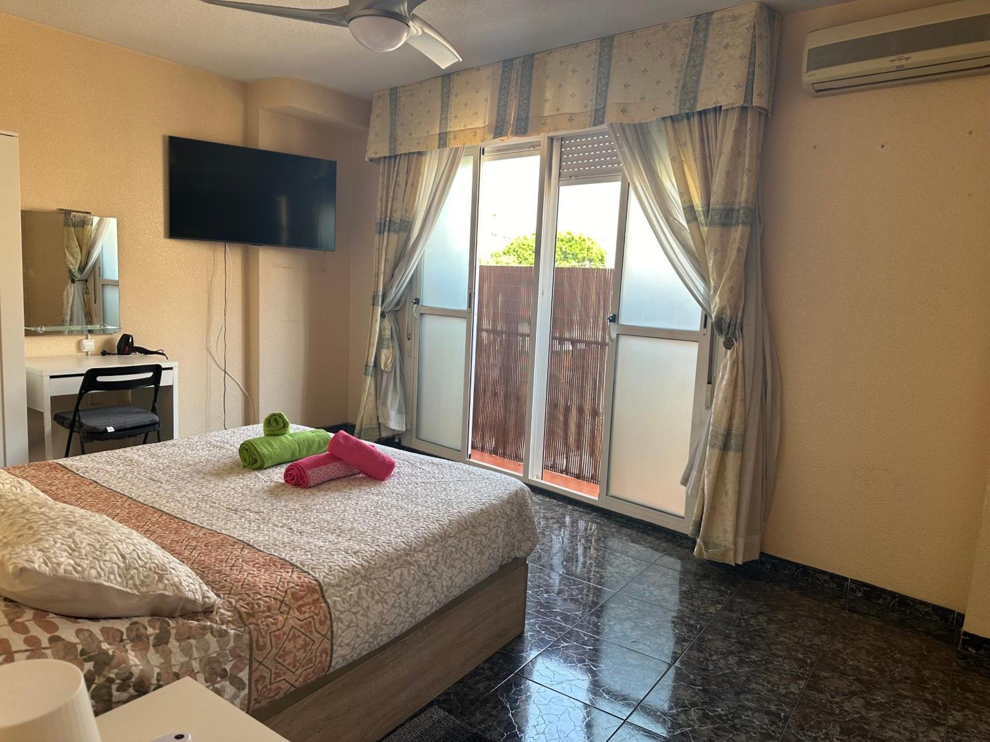 Almeria Centro Habitacion Privada En Apartamento Compartido ภายนอก รูปภาพ