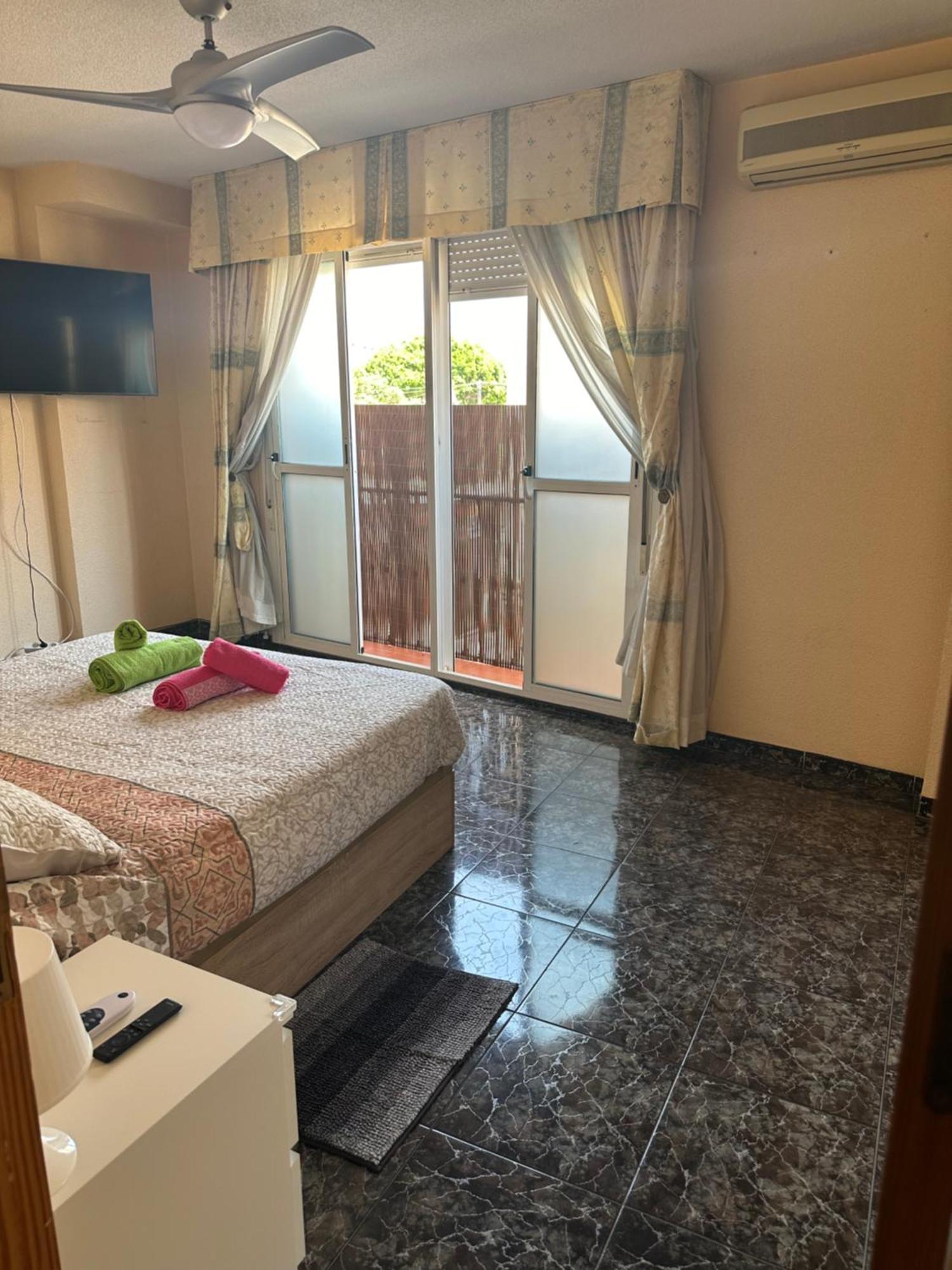 Almeria Centro Habitacion Privada En Apartamento Compartido ภายนอก รูปภาพ
