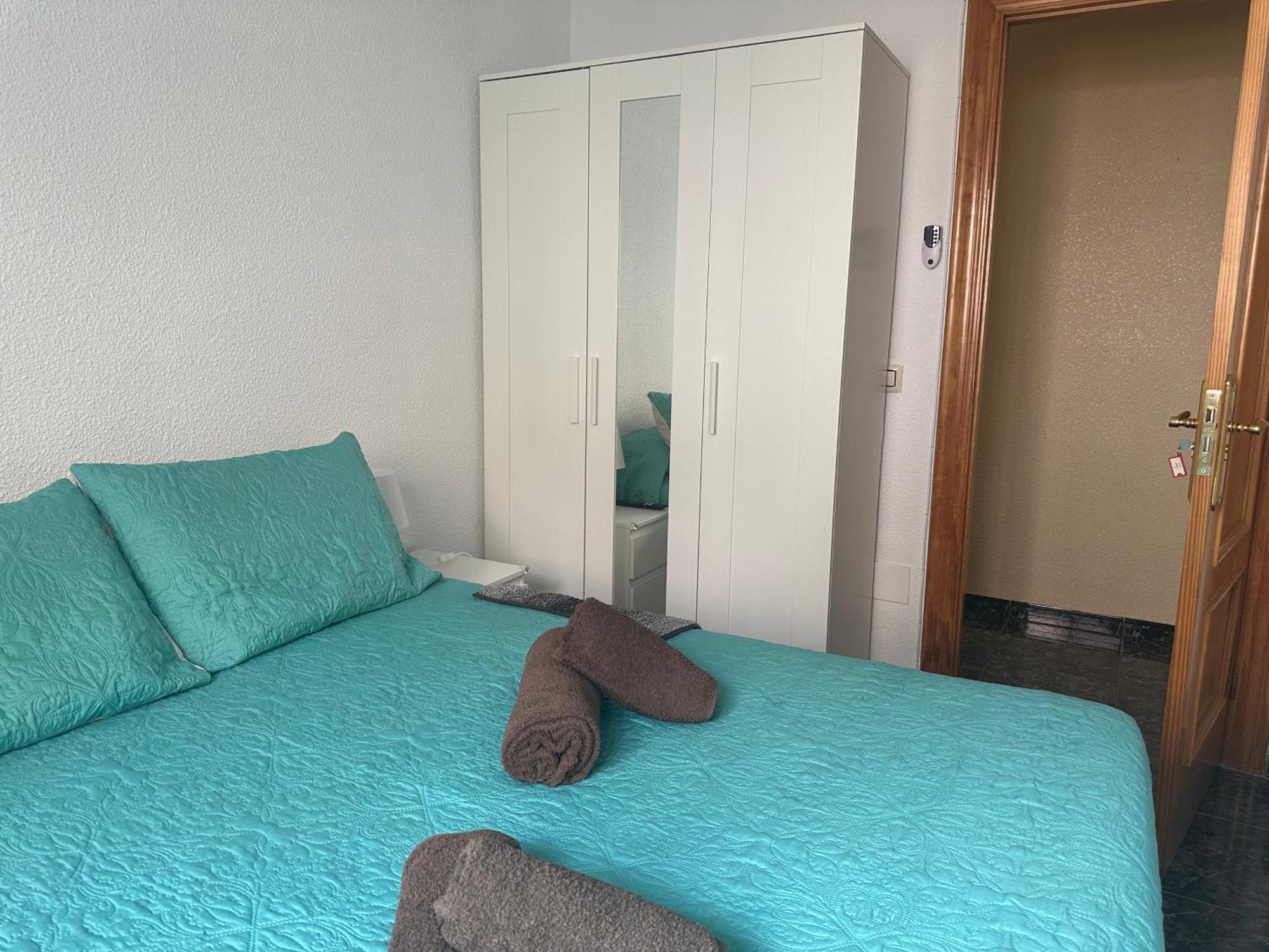 Almeria Centro Habitacion Privada En Apartamento Compartido ภายนอก รูปภาพ