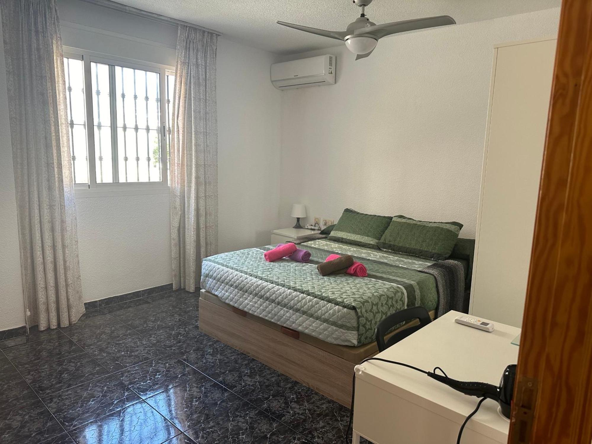 Almeria Centro Habitacion Privada En Apartamento Compartido ภายนอก รูปภาพ