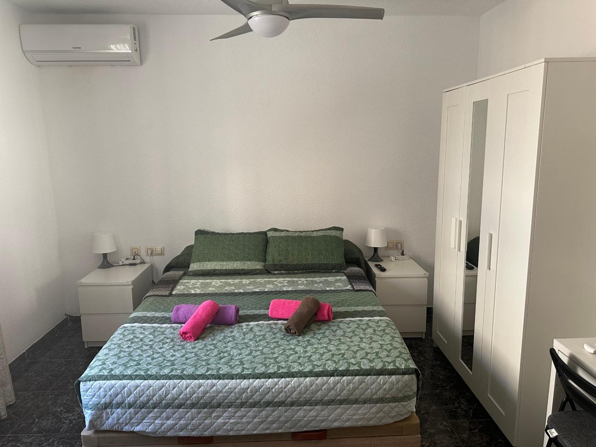 Almeria Centro Habitacion Privada En Apartamento Compartido ภายนอก รูปภาพ
