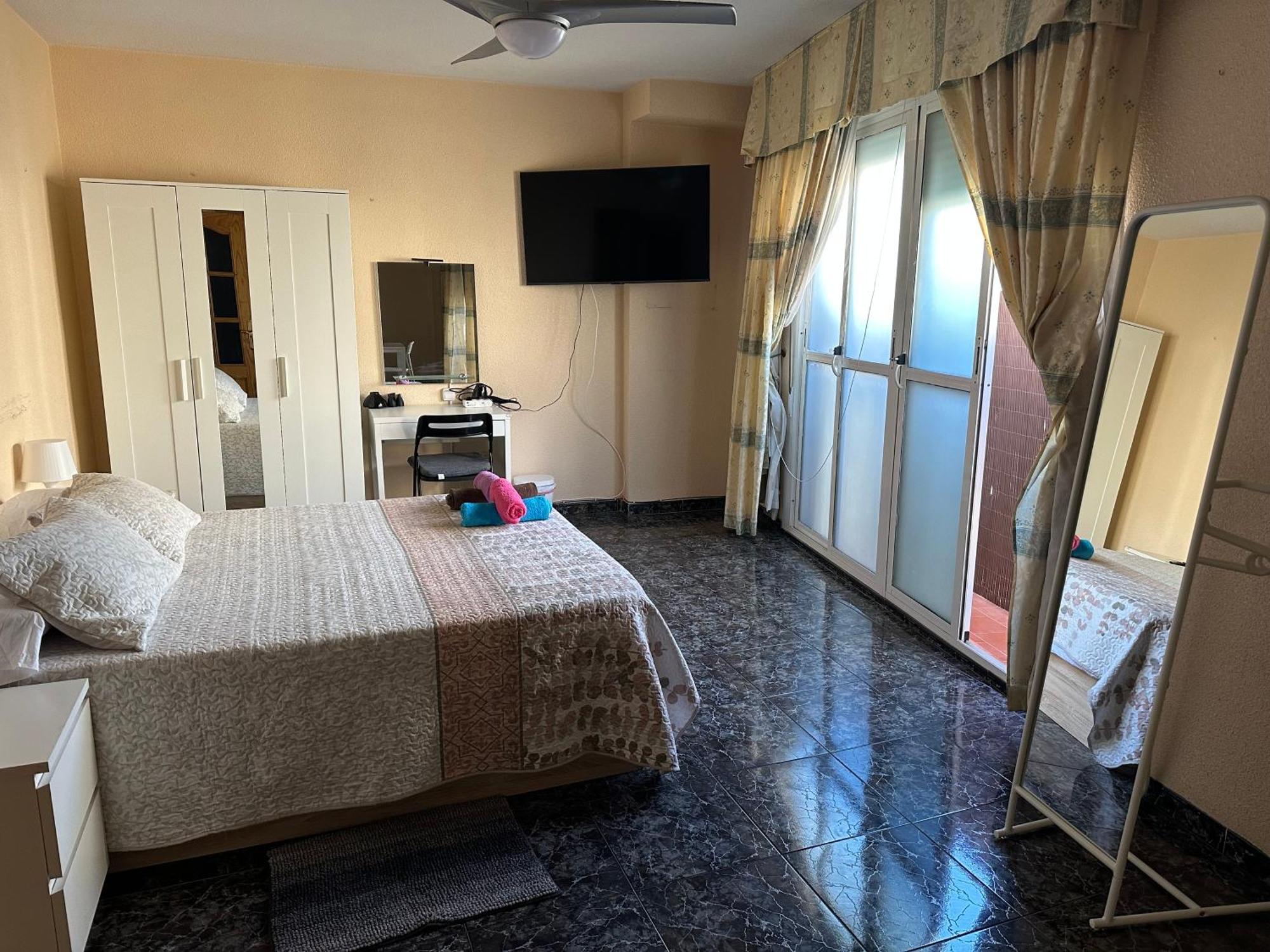 Almeria Centro Habitacion Privada En Apartamento Compartido ภายนอก รูปภาพ