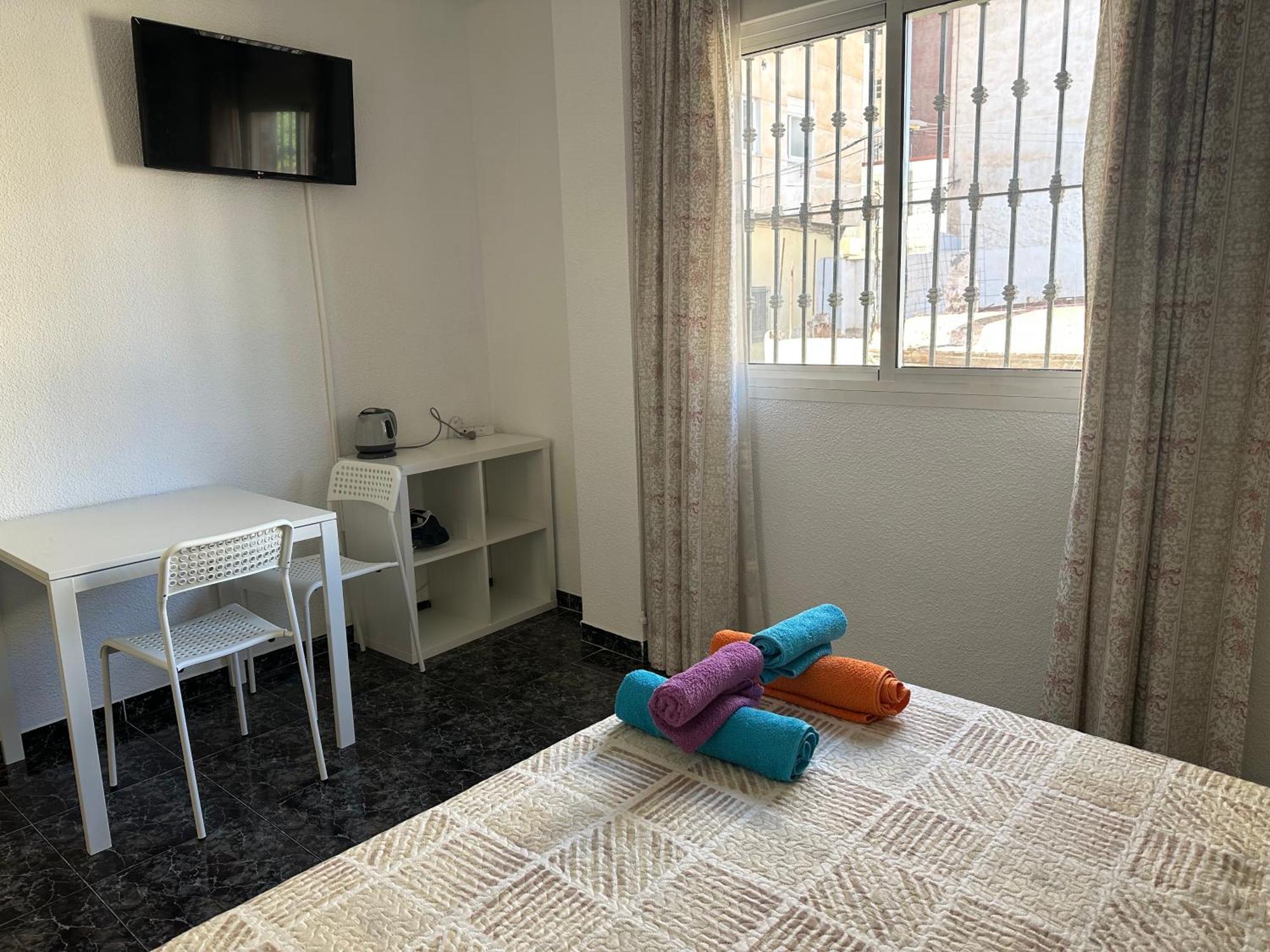 Almeria Centro Habitacion Privada En Apartamento Compartido ภายนอก รูปภาพ