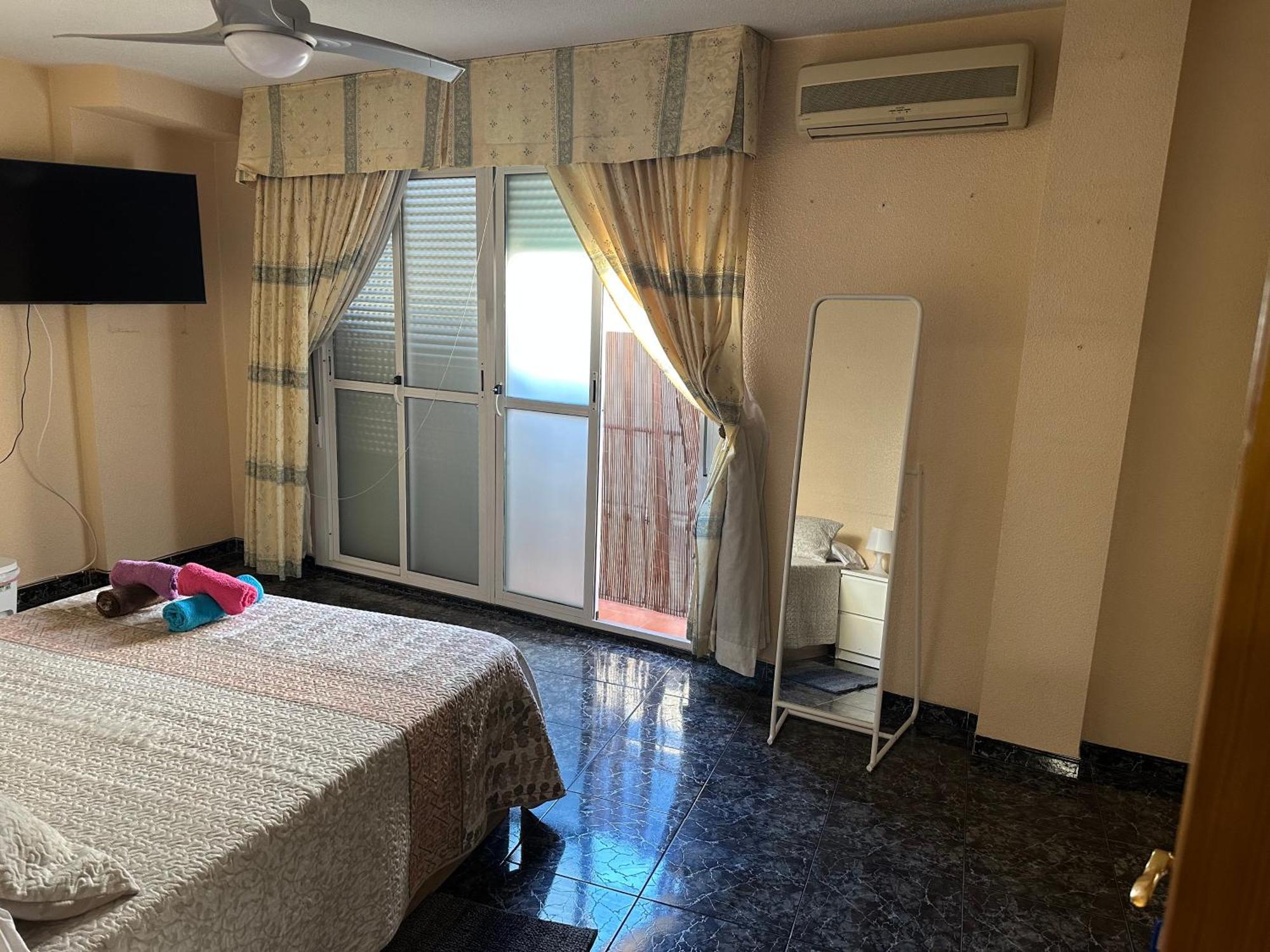 Almeria Centro Habitacion Privada En Apartamento Compartido ภายนอก รูปภาพ
